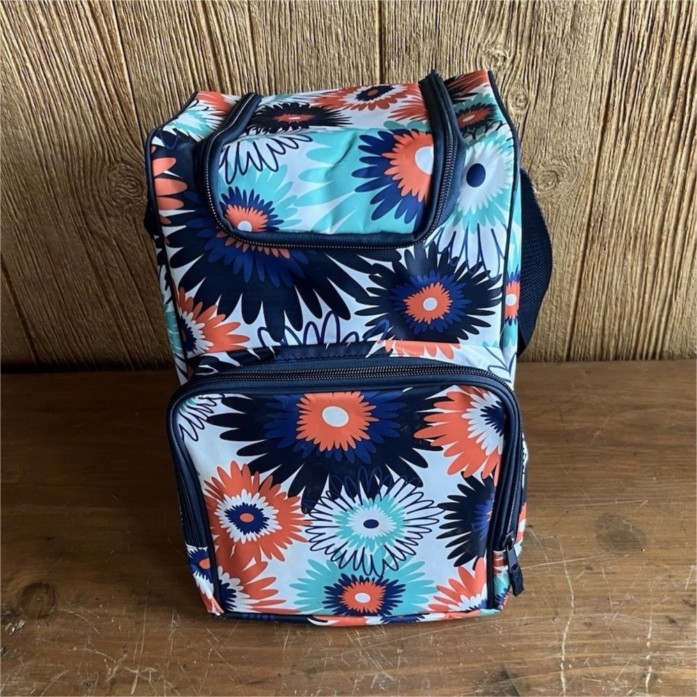 Thirty-One Pack n' Pour Thermal Set, insulated cooler bag floral pattern.